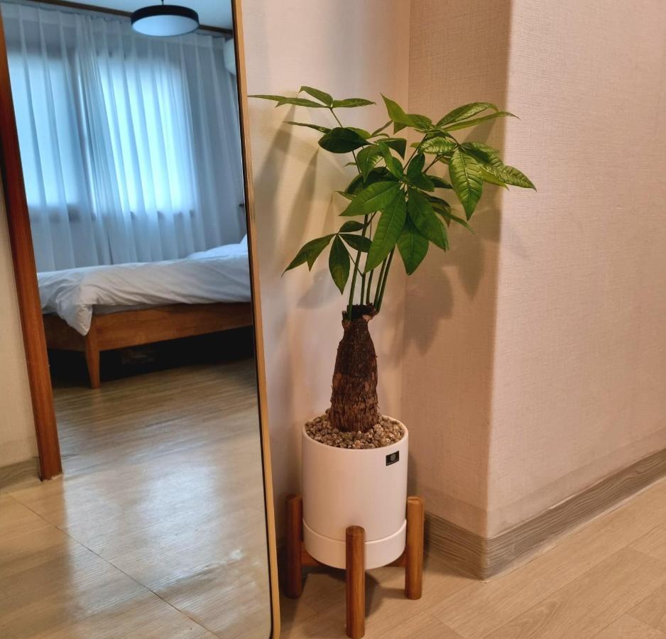 Hongik Hongdae Yeonnam Hoi-House Apartment Seoul Bagian luar foto